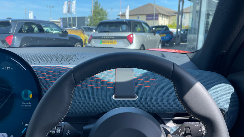 MINI Aceman 135kW E Classic 43kWh 5dr Auto Electric Hatchback